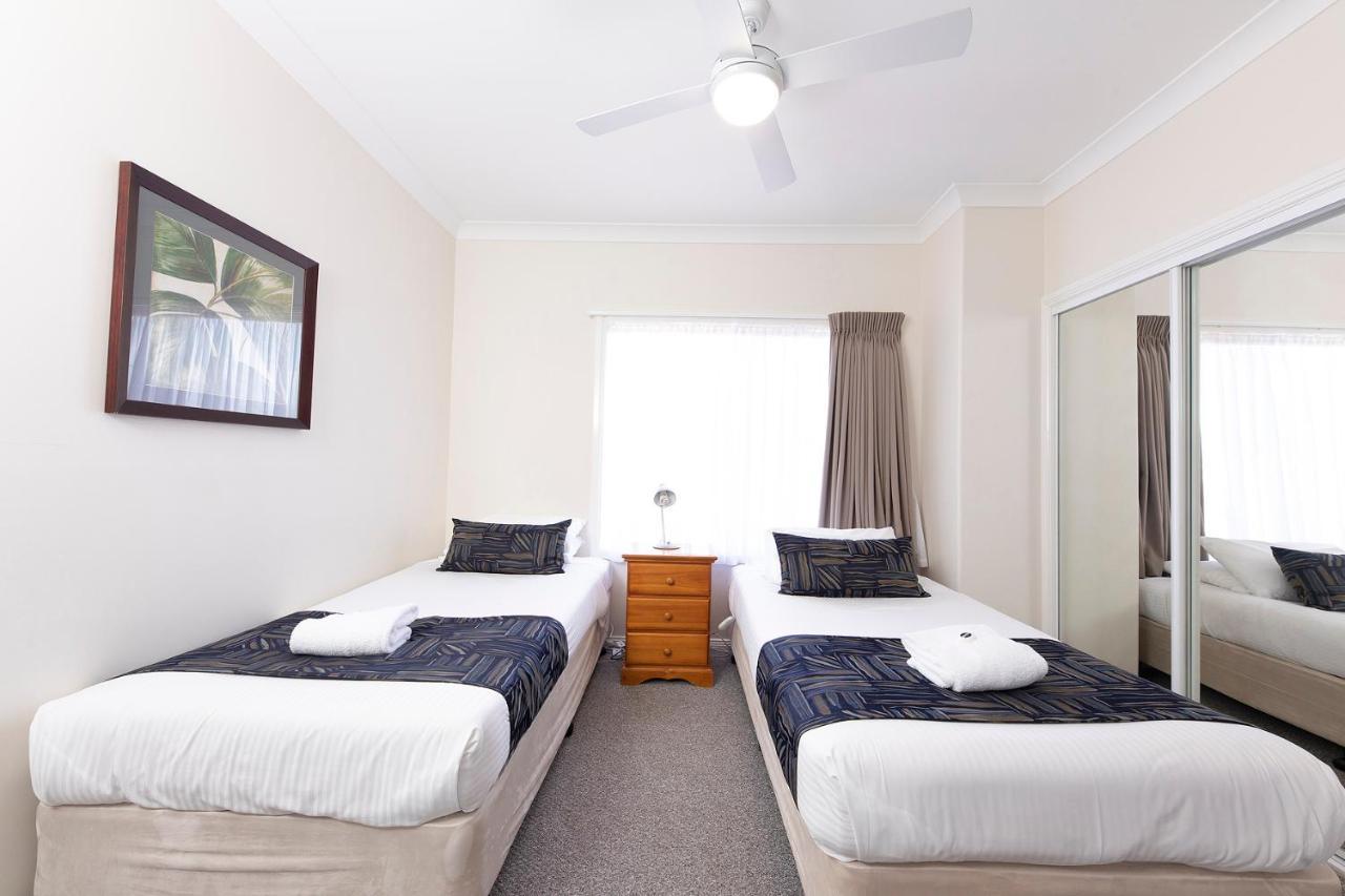 Meridian Beachside Apartments Олд Бар Екстериор снимка