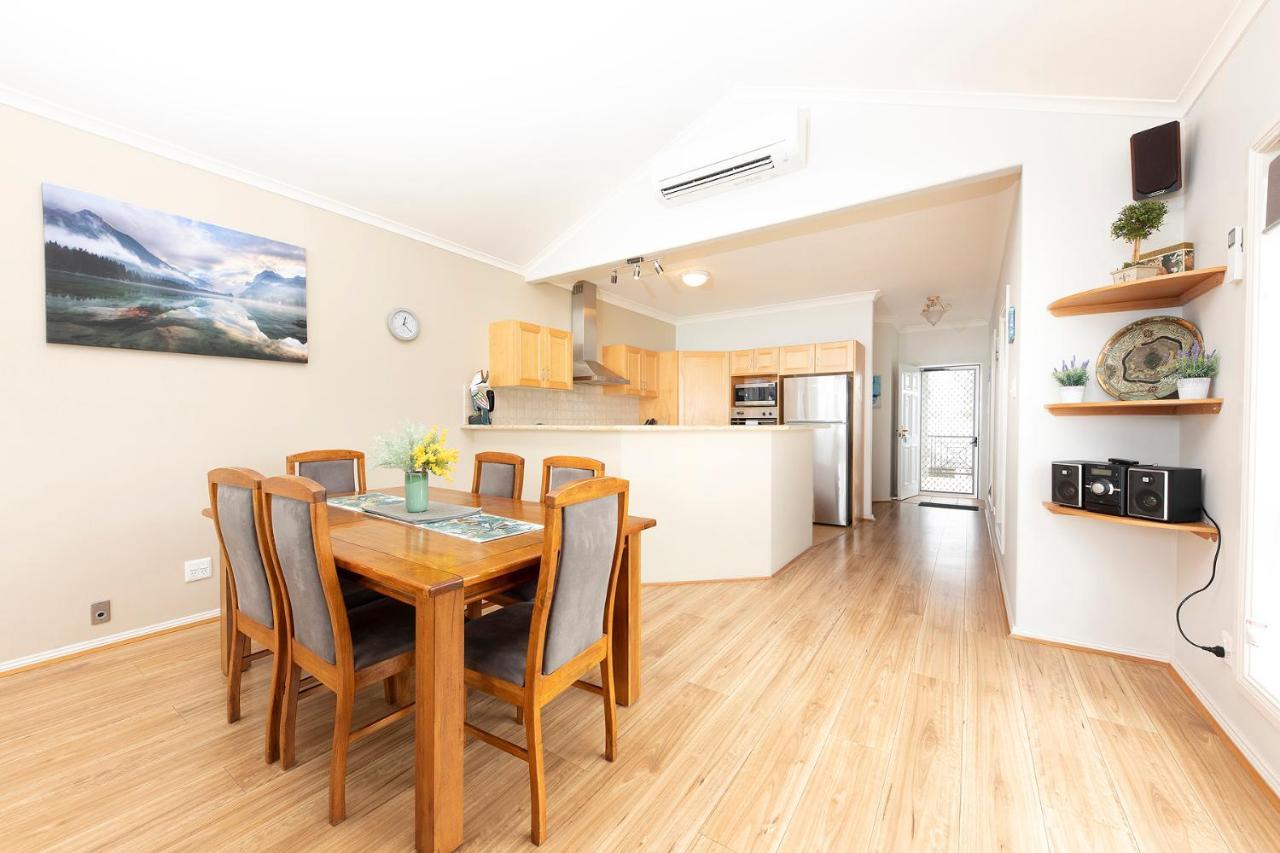Meridian Beachside Apartments Олд Бар Екстериор снимка
