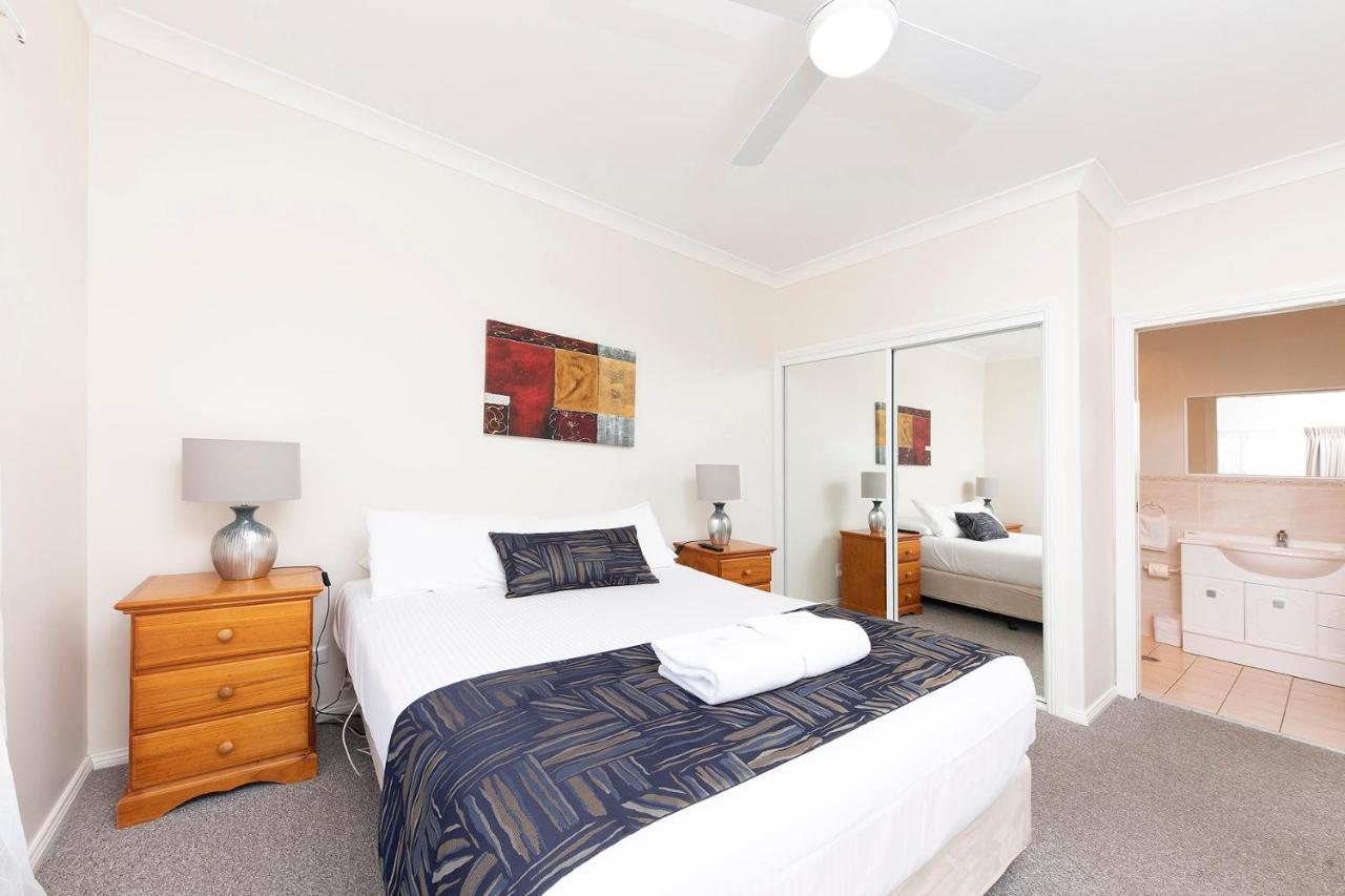 Meridian Beachside Apartments Олд Бар Екстериор снимка