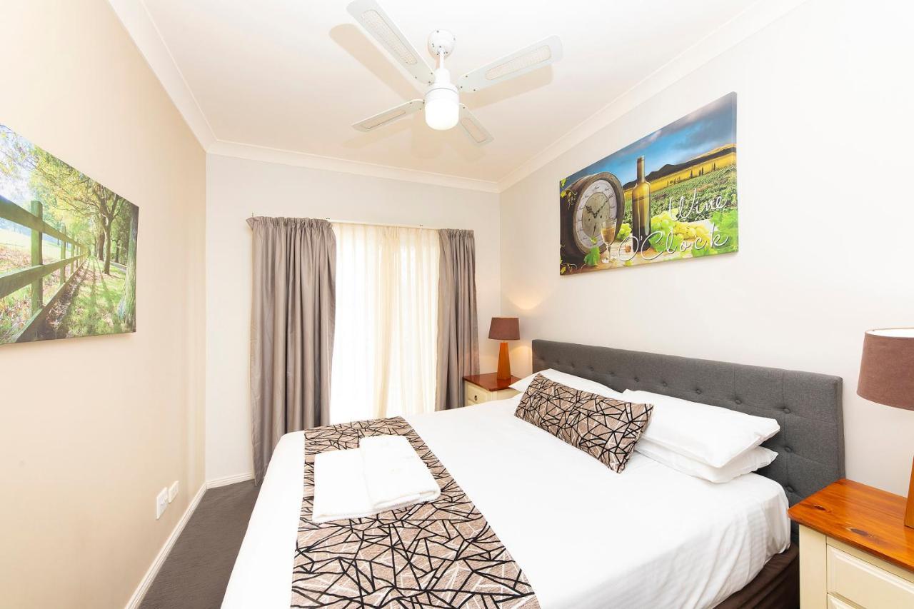 Meridian Beachside Apartments Олд Бар Екстериор снимка