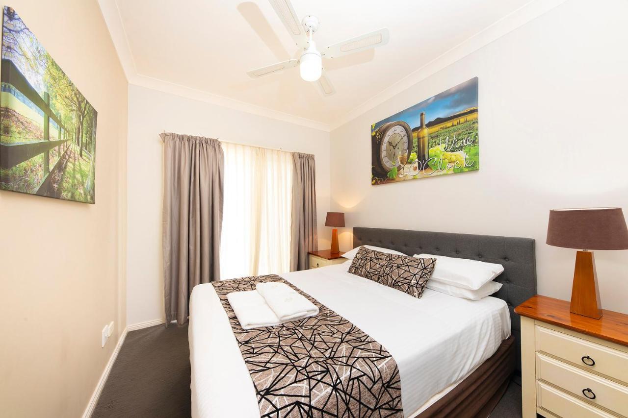 Meridian Beachside Apartments Олд Бар Екстериор снимка