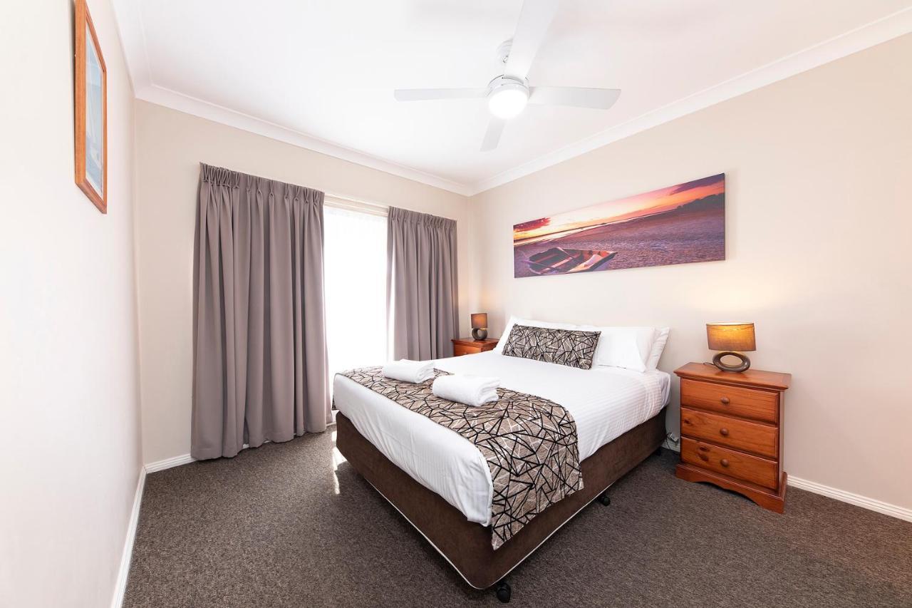 Meridian Beachside Apartments Олд Бар Екстериор снимка
