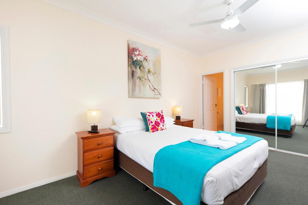 Meridian Beachside Apartments Олд Бар Екстериор снимка